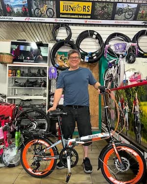 Cliente con su bicicleta #12